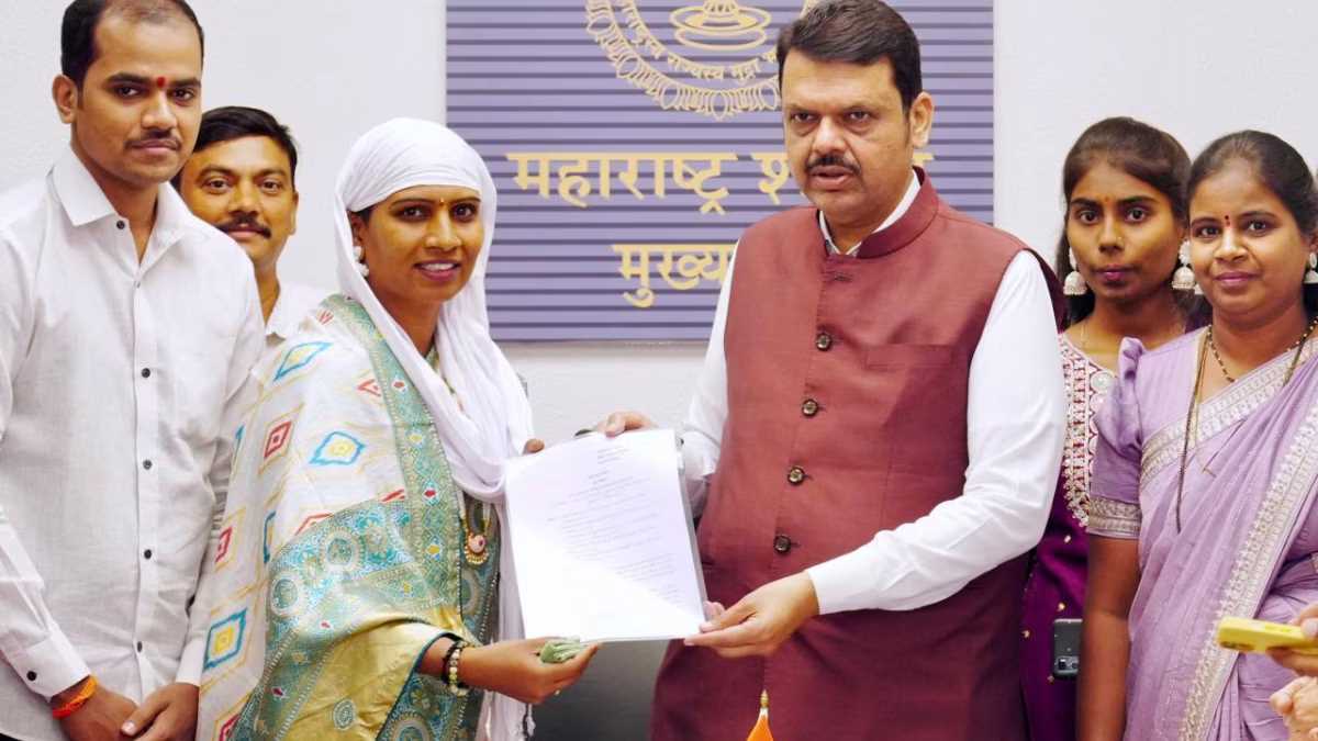 मुंबई : शहीद अंबादास पवार की पत्नी कल्पना पवार बनीं परिवीक्षाधीन पुलिस उपाधीक्षक मुंबई : शहीद अंबादास पवार की पत्नी कल्पना पवार बनीं परिवीक्षाधीन पुलिस उपाधीक्षक